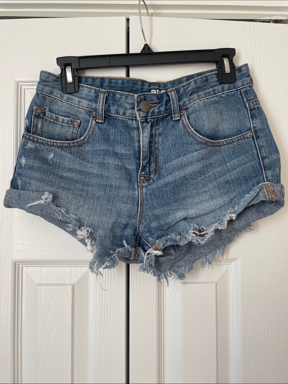 BDG Freja Mid-Rise Vintage Cutoff Denim Short shorts 25W